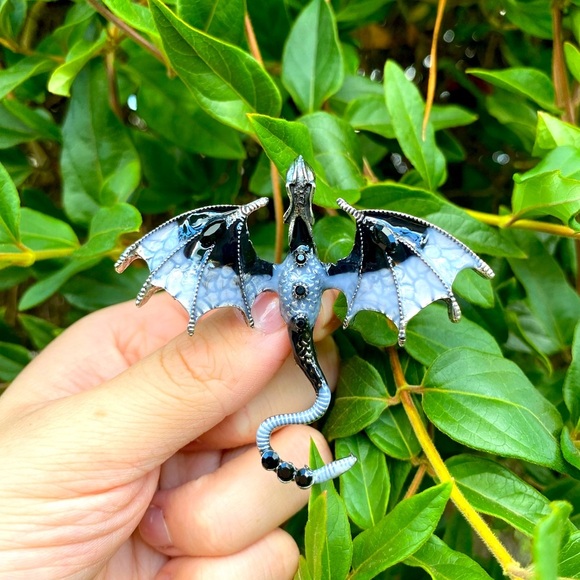 Vintage inspired Dragon With Black & Gray Ombré Jewel Accent Engraved details - Picture 4 of 6